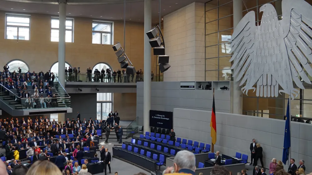 Parlamentarisches Neuland